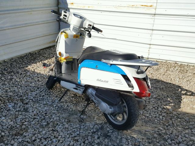 LC2D1A048DC100467 - 2013 KYMCO USA INC LIKE 50 WHITE photo 3