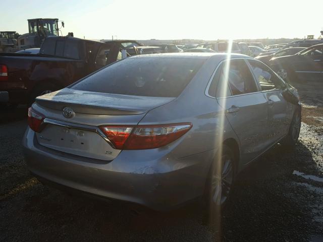 4T1BF1FK2FU036520 - 2015 TOYOTA CAMRY LE ვერცხლისფერი ფოტო 4