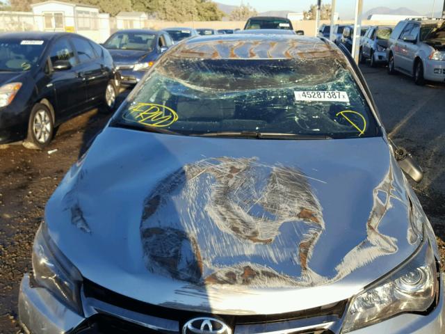 4T1BF1FK2FU036520 - 2015 TOYOTA CAMRY LE ვერცხლისფერი ფოტო 9