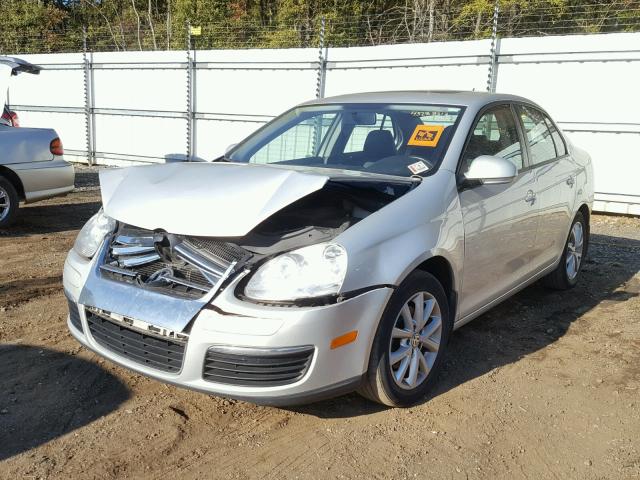 3VWRX7AJ7AM119291 - 2010 VOLKSWAGEN JETTA SE GOLD photo 2