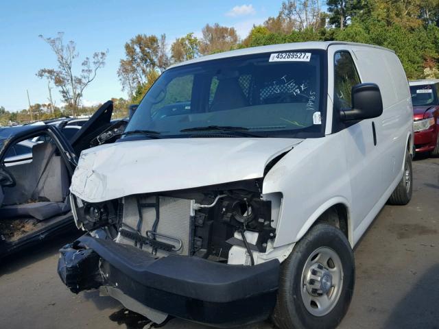 1GCWGFCF3F1264518 - 2015 CHEVROLET EXPRESS G2 WHITE photo 2