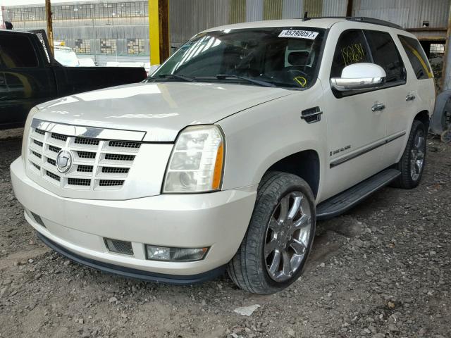 1GYEC63877R404107 - 2007 CADILLAC ESCALADE L WHITE photo 2