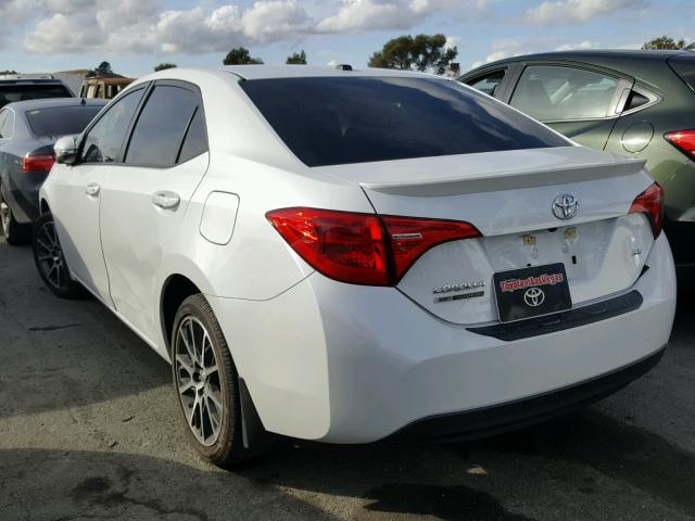 5YFBURHE6HP613307 - 2017 TOYOTA COROLLA L WHITE photo 3