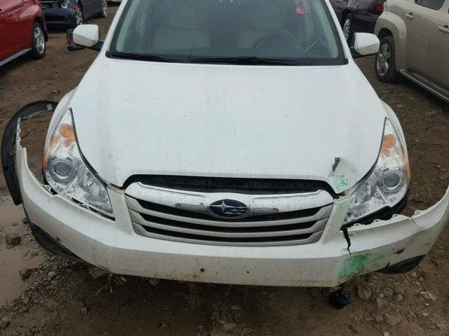 4S4BRBKC6B3416701 - 2011 SUBARU OUTBACK 2. WHITE photo 7