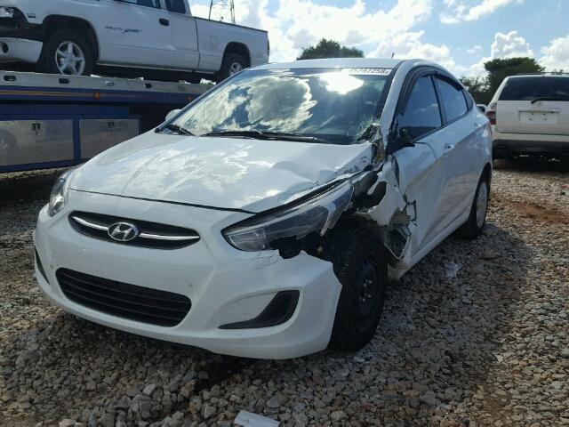 KMHCT4AE4GU048928 - 2016 HYUNDAI ACCENT SE WHITE photo 2