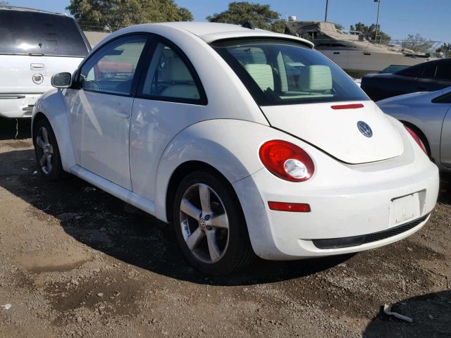 3VWFG31C28M520755 - 2008 VOLKSWAGEN NEW BEETLE თეთრი ფოტო 3
