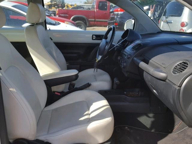 3VWFG31C28M520755 - 2008 VOLKSWAGEN NEW BEETLE თეთრი ფოტო 5