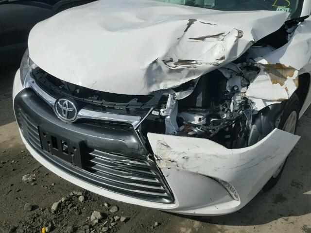 4T4BF1FK2GR530447 - 2016 TOYOTA CAMRY LE 白色 照片 9