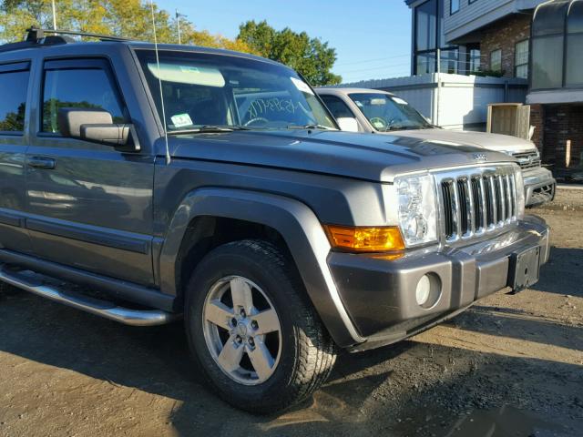 1J8HG48K47C676223 - 2007 JEEP COMMANDER GRAY photo 9