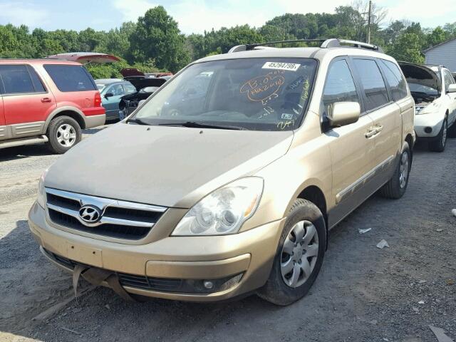 KNDMC233776032316 - 2007 HYUNDAI ENTOURAGE TAN photo 2