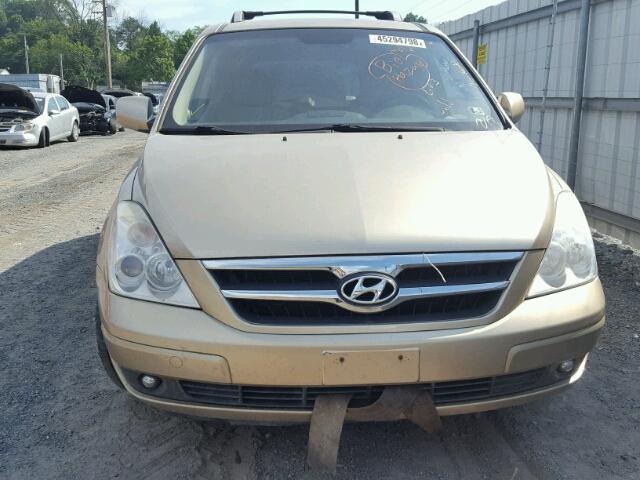 KNDMC233776032316 - 2007 HYUNDAI ENTOURAGE TAN photo 9