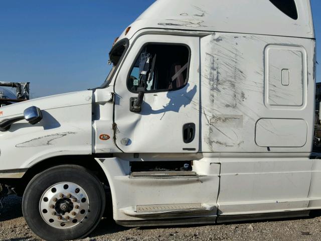 3AKJGLD56GSGJ2574 - 2016 FREIGHTLINER CASCADIA 1 WHITE photo 10