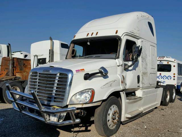 3AKJGLD56GSGJ2574 - 2016 FREIGHTLINER CASCADIA 1 WHITE photo 2