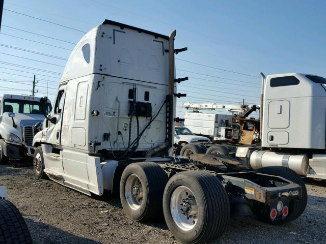3AKJGLD56GSGJ2574 - 2016 FREIGHTLINER CASCADIA 1 WHITE photo 3