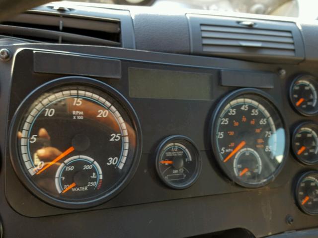 3AKJGLD56GSGJ2574 - 2016 FREIGHTLINER CASCADIA 1 WHITE photo 8