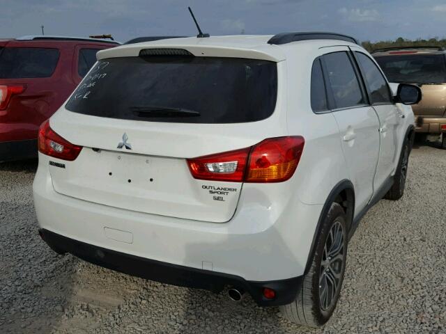 JA4AP4AW4GZ029639 - 2016 MITSUBISHI OUTLANDER WHITE photo 4