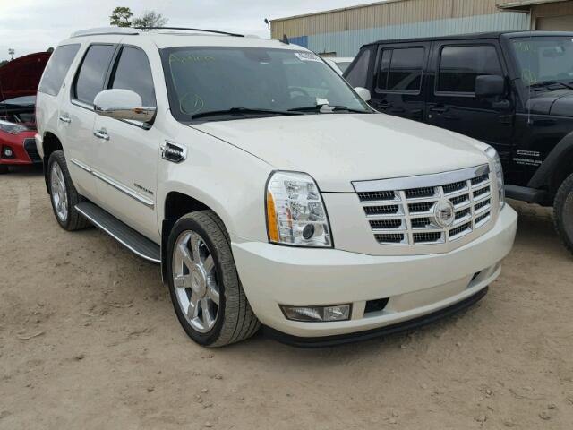 1GYS3EEJ7BR261200 - 2011 CADILLAC ESCALADE H WHITE photo 1