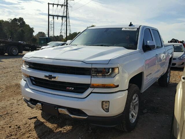 3GCUKREC0HG255774 - 2017 CHEVROLET SILVERADO WHITE photo 2