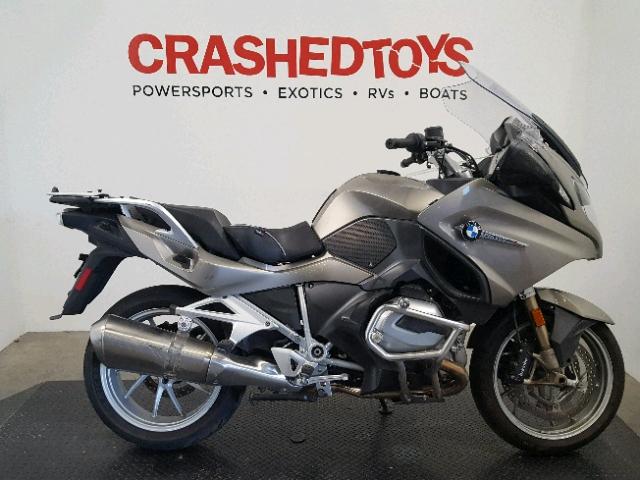 WB10A1303HZ466444 - 2017 BMW R1200 RT GRAY photo 1