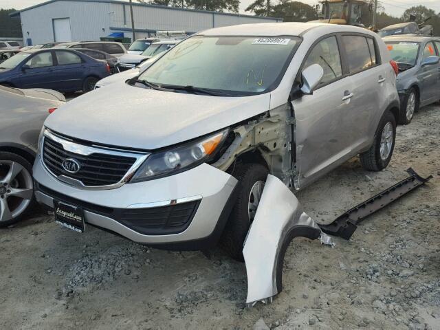 KNDPB3A21B7013974 - 2011 KIA SPORTAGE L SILVER photo 2