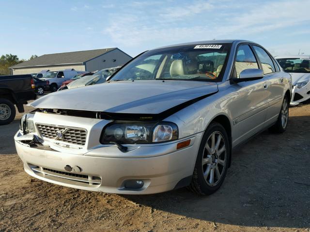 YV1TS911751396670 - 2005 VOLVO S80 T6 TUR SILVER photo 2