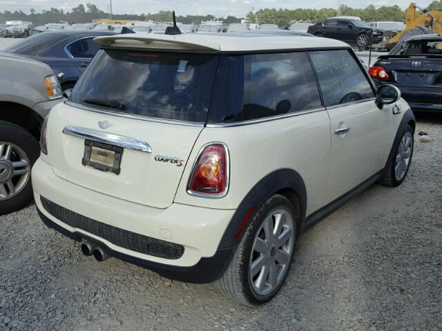 WMWMF73518TT89240 - 2008 MINI COOPER S WHITE photo 4