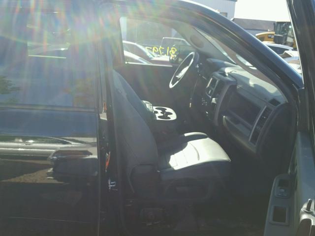 3C6UR5HJ0GG369939 - 2016 RAM 2500 ST BLACK photo 5