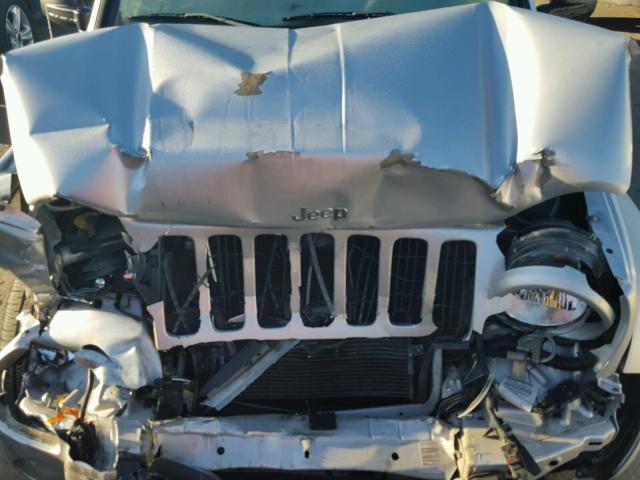 1J8GK58K34W321733 - 2004 JEEP LIBERTY LI SILVER photo 7