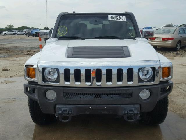 5GTEN13EX88172563 - 2008 HUMMER H3 WHITE photo 9