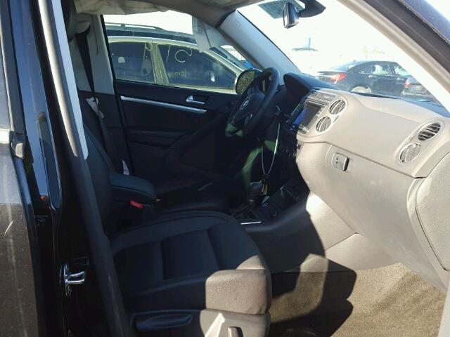 WVGMV7AX4HK037412 - 2017 VOLKSWAGEN TIGUAN COM 黑色 照片 5