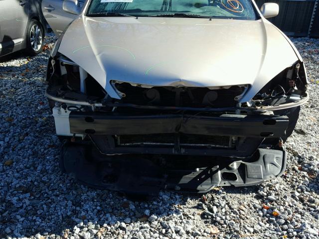 4T1BE32K84U818385 - 2004 TOYOTA CAMRY LE ოქროსფერი ფოტო 9