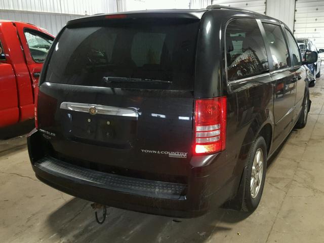 2A4RR2D10AR435159 - 2010 CHRYSLER TOWN & COU BLACK photo 4