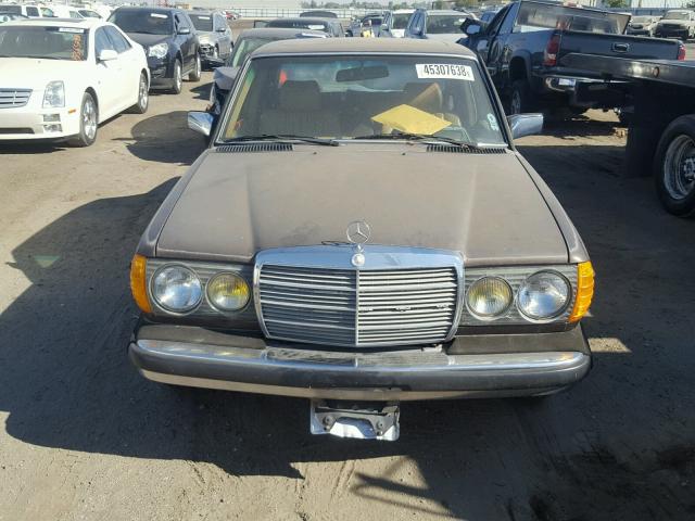 WDBAB33C2FA251691 - 1985 MERCEDES-BENZ 300 DT BROWN photo 9