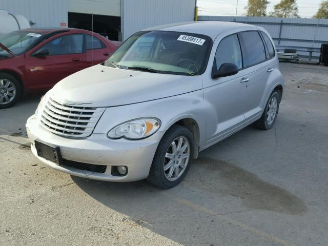 3A8FY58B28T213822 - 2008 CHRYSLER PT CRUISER SILVER photo 2