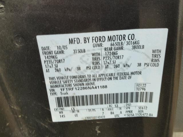 1FTRF12286NA41188 - 2006 FORD F150 GRAY photo 10