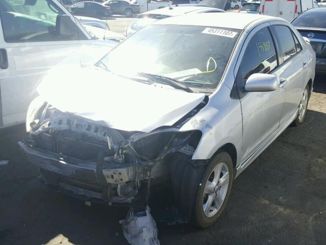 JTDBT923071113074 - 2007 TOYOTA YARIS SILVER photo 2