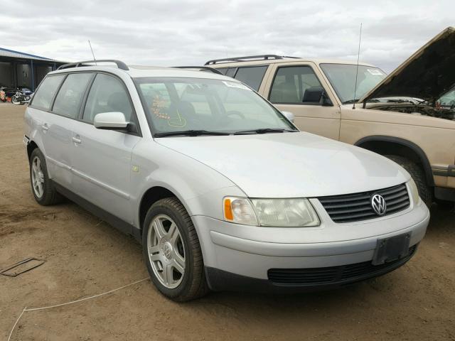 WVWWH23B2YE200825 - 2000 VOLKSWAGEN PASSAT SILVER photo 1