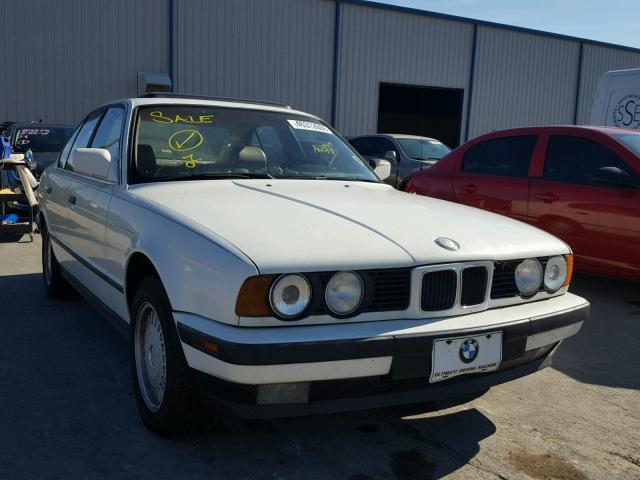 WBAHC2313LBE28390 - 1990 BMW 525 I AUTO WHITE photo 1