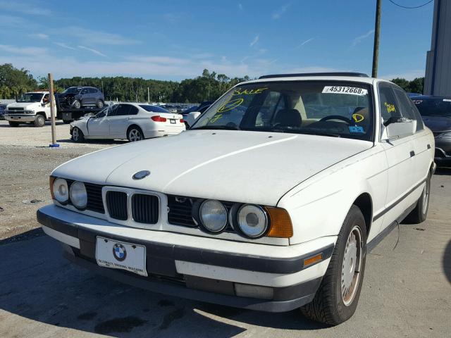 WBAHC2313LBE28390 - 1990 BMW 525 I AUTO WHITE photo 2