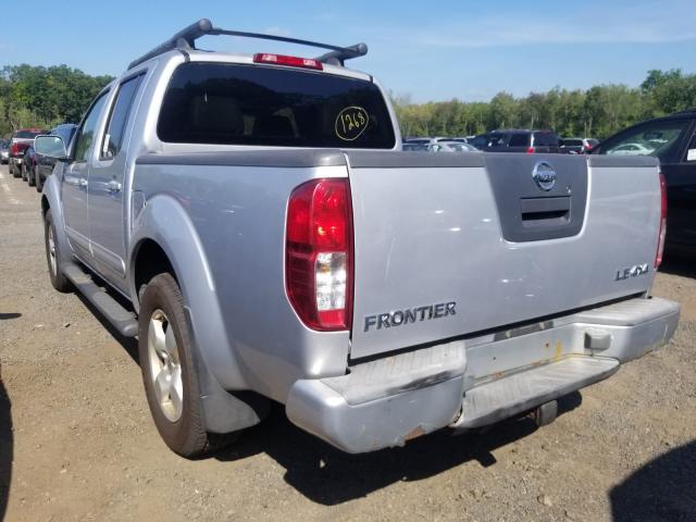 1N6AD07W96C454934 - 2006 NISSAN FRONTIER C SILVER photo 3