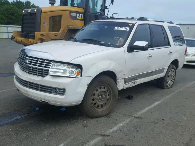 5LMJJ2J51CEL00962 - 2012 LINCOLN NAVIGATOR WHITE photo 2