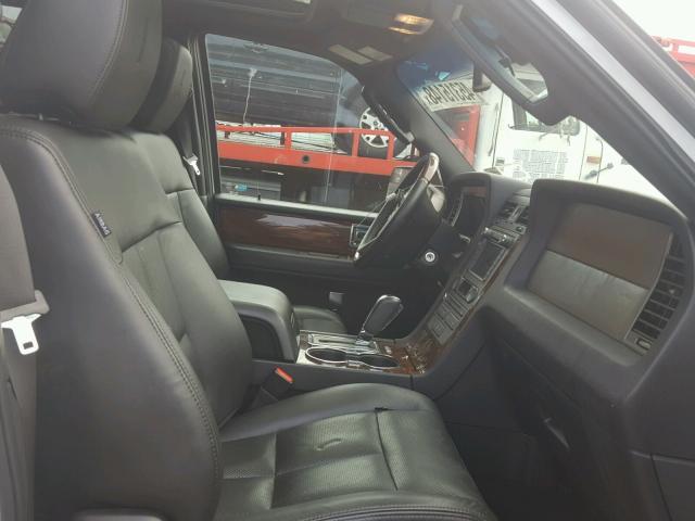 5LMJJ2J51CEL00962 - 2012 LINCOLN NAVIGATOR WHITE photo 5