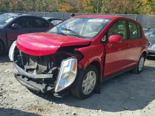 3N1BC1CPXAL468677 - 2010 NISSAN VERSA S RED photo 2