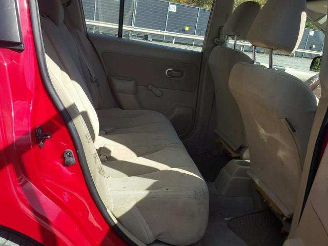 3N1BC1CPXAL468677 - 2010 NISSAN VERSA S RED photo 6