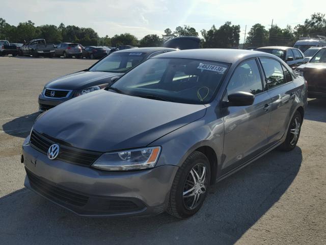 3VW1K7AJ7BM055847 - 2011 VOLKSWAGEN JETTA BASE GRAY photo 2