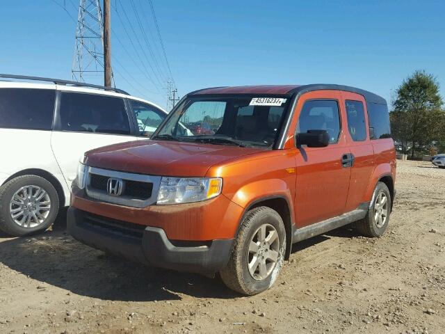 5J6YH2H78BL004852 - 2011 HONDA ELEMENT EX ORANGE photo 2