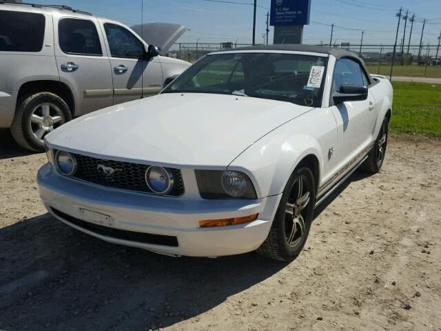 1ZVHT84N095138794 - 2009 FORD MUSTANG WHITE photo 2