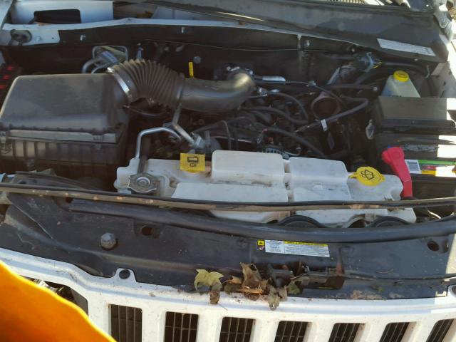 1J8GP28K58W280608 - 2008 JEEP LIBERTY WHITE photo 7