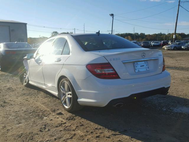 WDDGF8AB9DR258858 - 2013 MERCEDES-BENZ C 300 4MAT WHITE photo 3