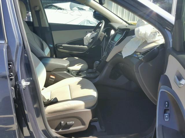 5NMZU3LB0HH023963 - 2017 HYUNDAI SANTA FE S 灰色 照片 5